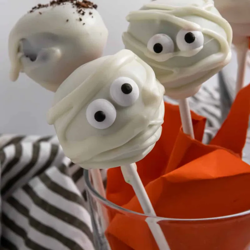 Halloween Cake Pops