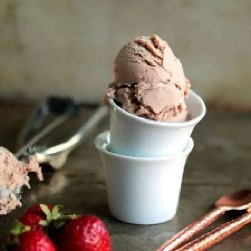 Roasted Strawberry Balsamic Ice Cream