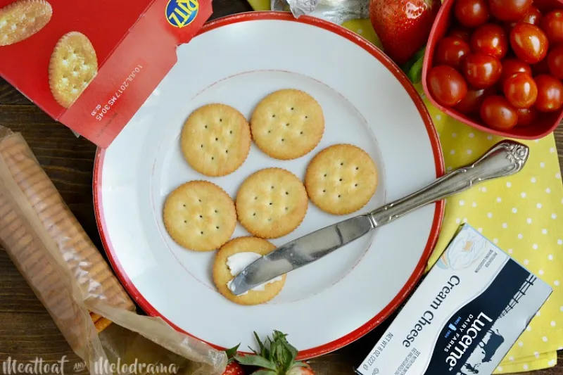 Tomato Basil Caprese Crackers