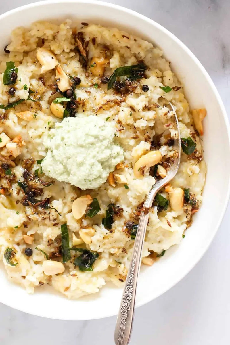 Ven Pongal with coconut chutney