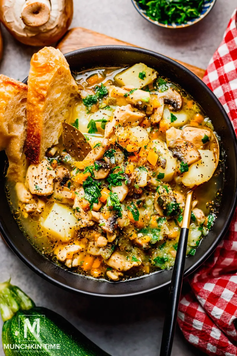 Easy Chicken Stew Recipe with Zucchini