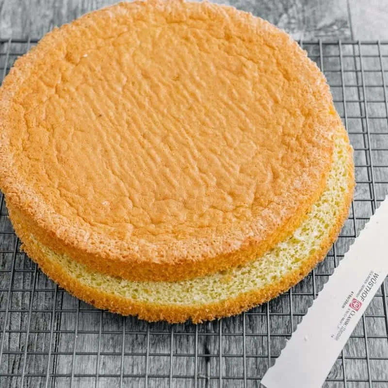 4-Ingredient Sponge Cake (Video Recipe)