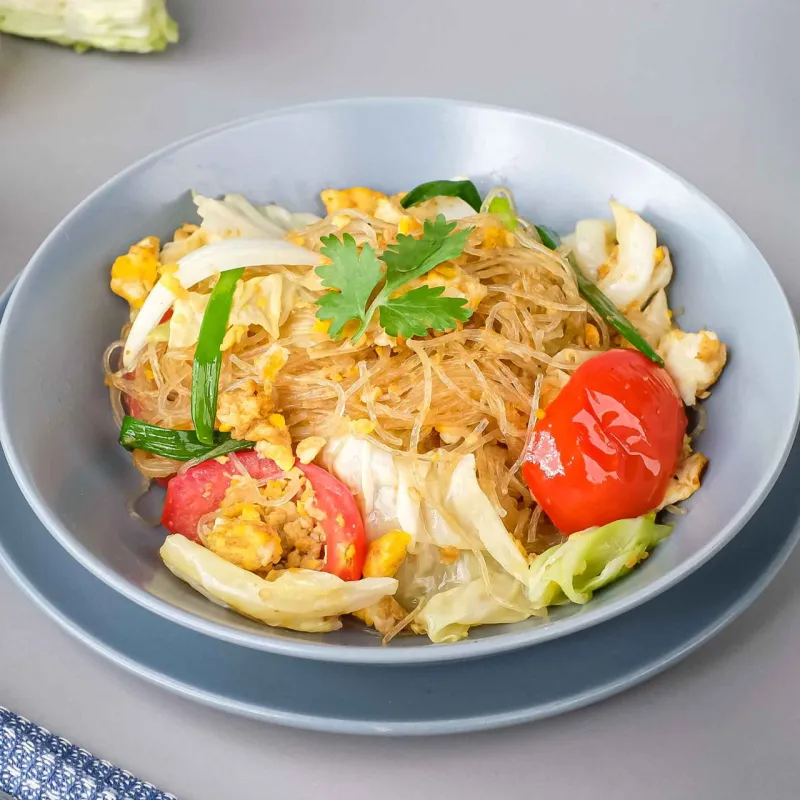 Stir-Fried Glass Noodles with Eggs  ผัดวุ้นเส้น (Pad Woon Sen)