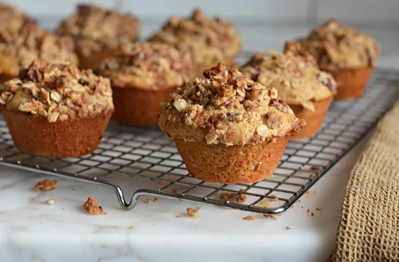 Oat Muffins with Pecan Streusel Topping