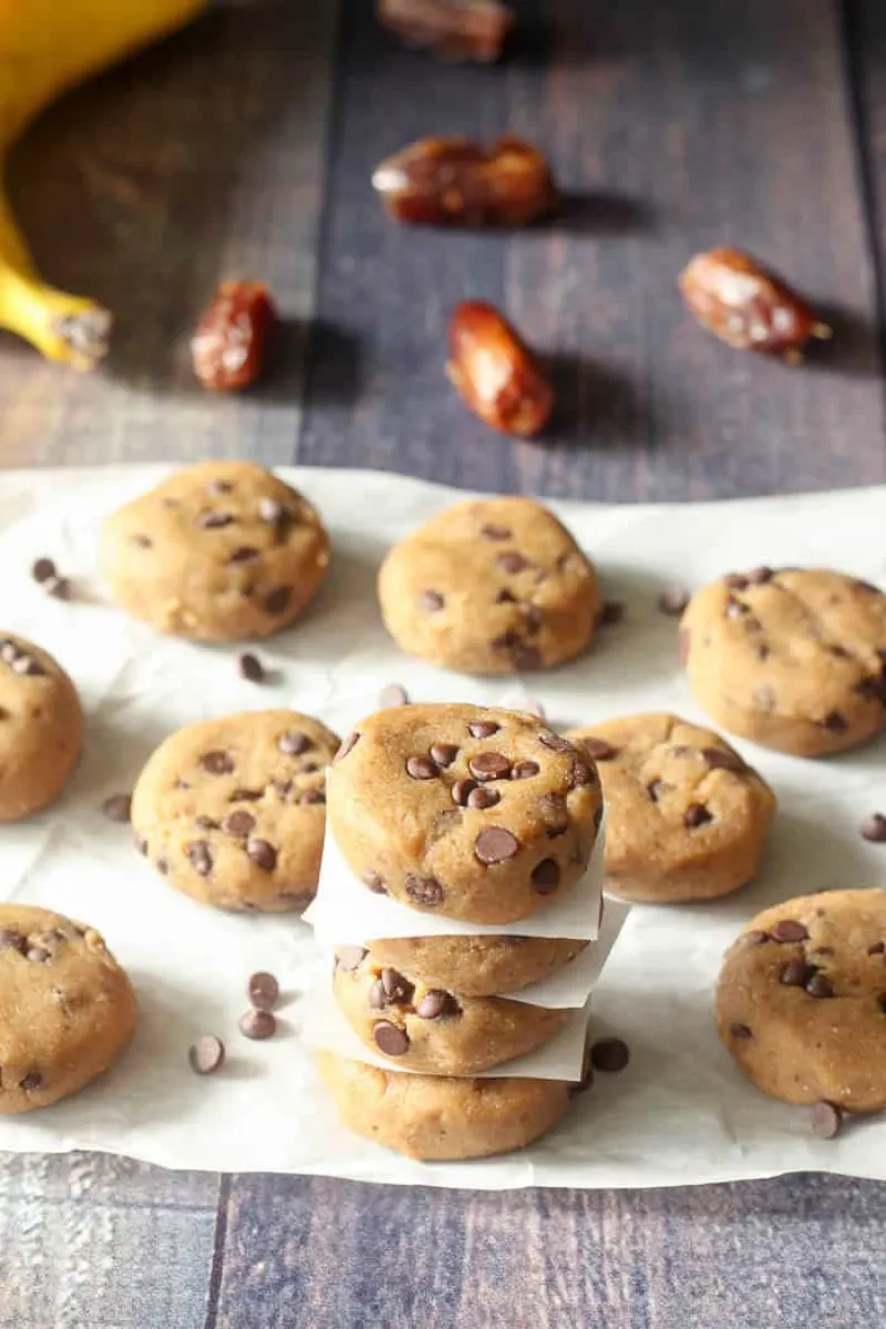No Bake Banana Chocolate Chip Cookies {Paleo & Vegan}