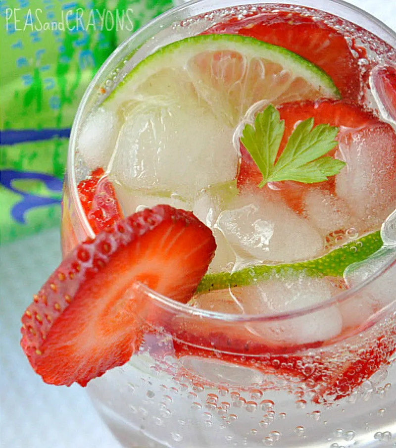 Skinny Strawberry Lime Spritzer