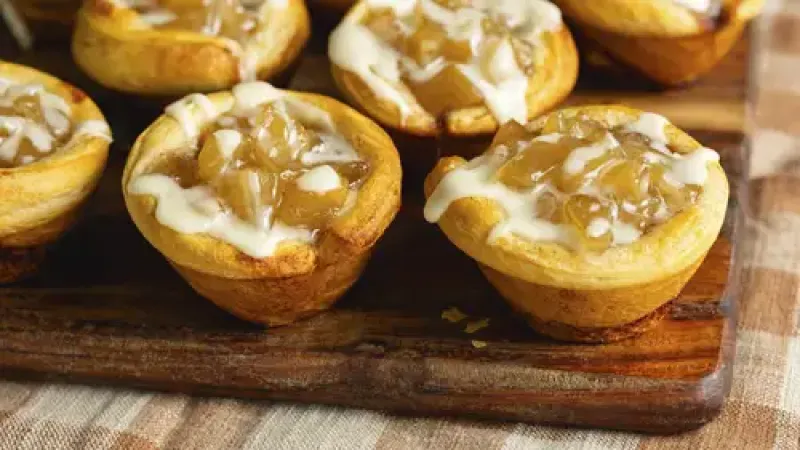 2-Ingredient Apple Pie Cups