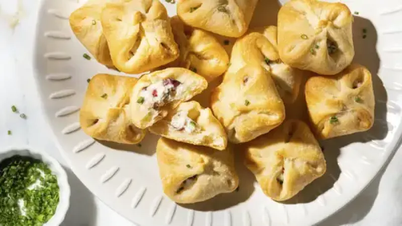 Cranberry-Cream Cheese Crescent Bites
