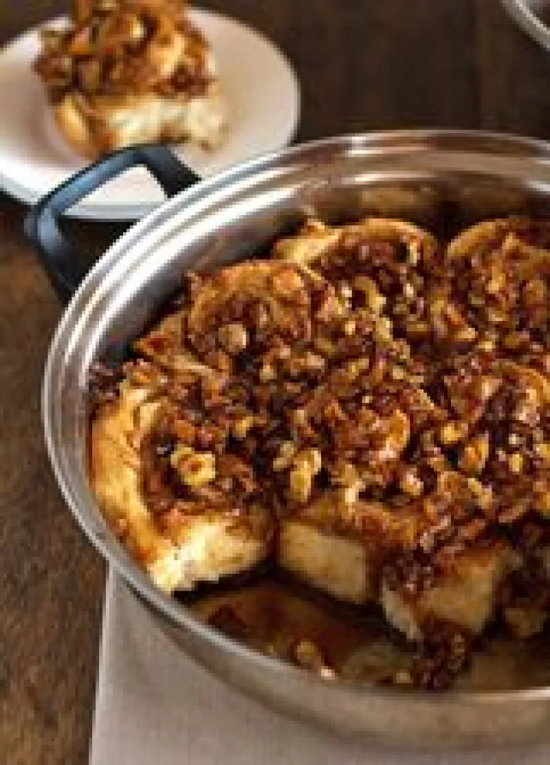 Caramel Rolls with Apples and Walnuts