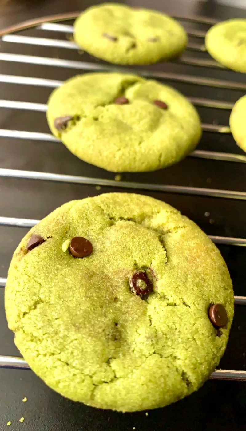 Mint Chocolate Chip Cookies