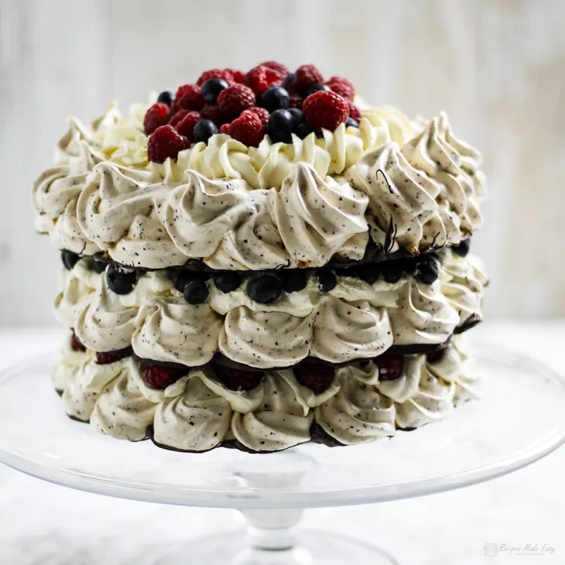 Chocolate Meringue Crown