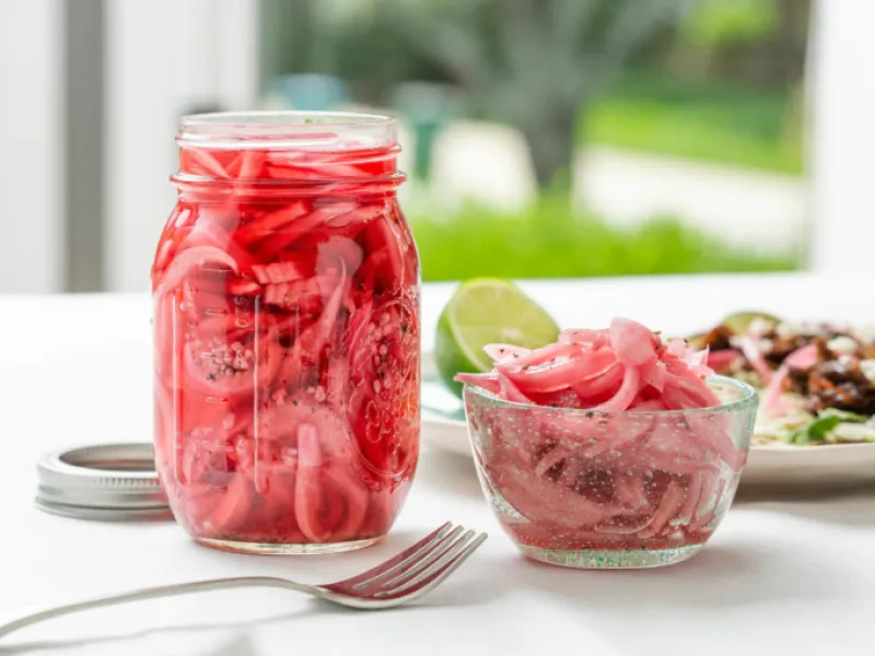 Cebollas rojas en escabeche Recipe - Rumba Meats®