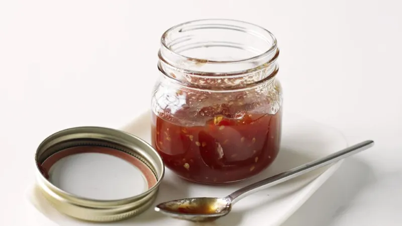 Spicy chilli tomato relish