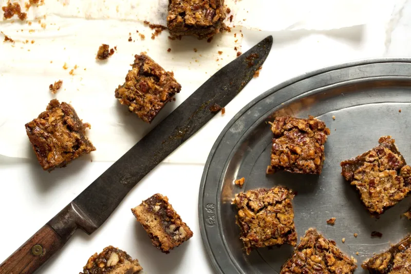 Maple Pecan Shortbread Bars Recipe