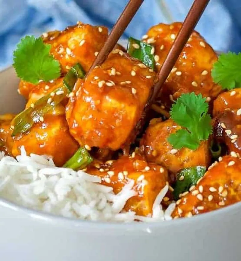 Sticky Sriracha Tofu