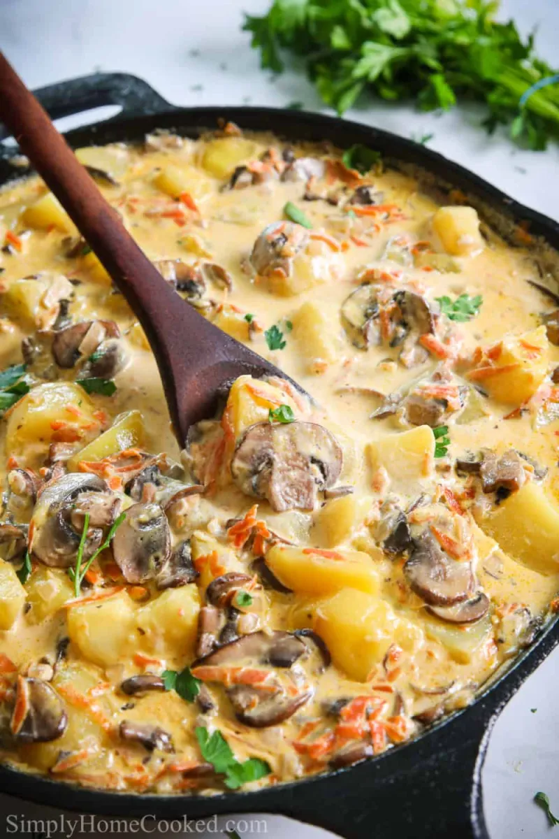 Potatoes with Mushroom Gravy