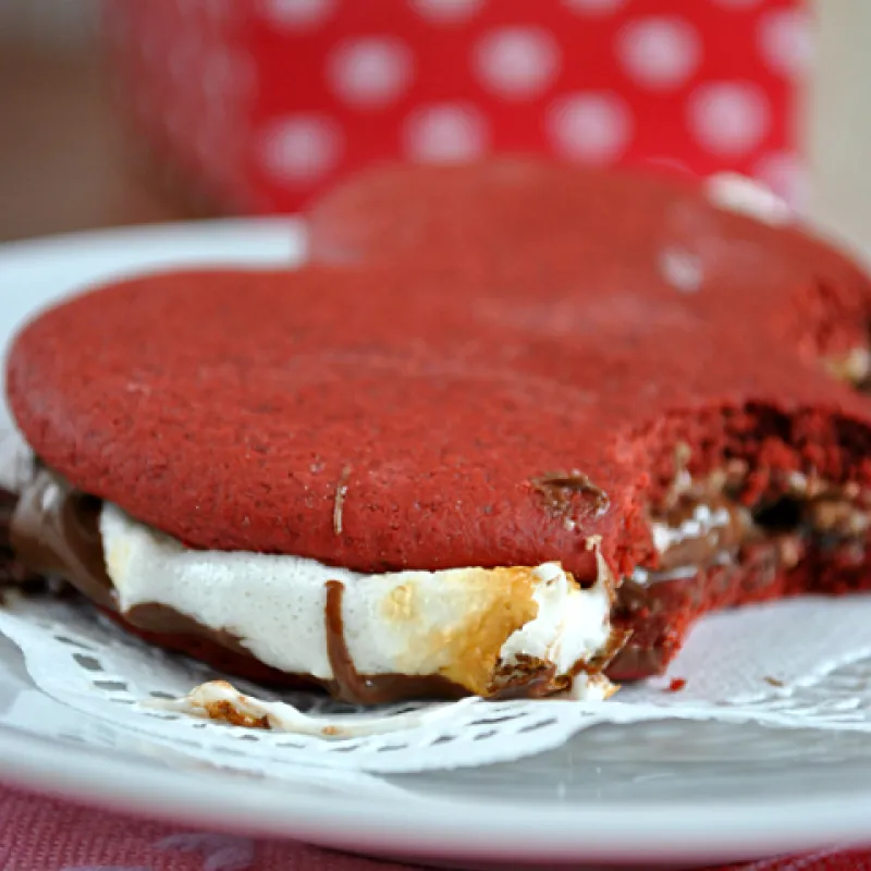 Red Velvet Nutella S’mores