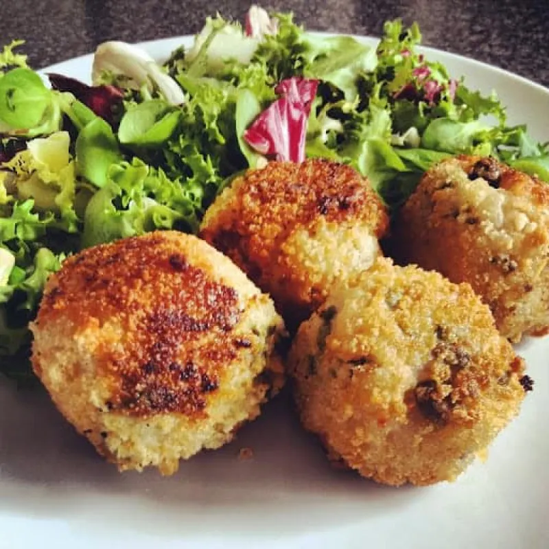 Arancini – Crispy (Leftover) Risotto Balls (v)