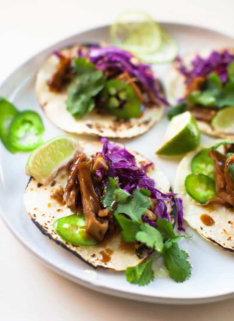 KOREAN BBQ JACKFRUIT TACOS | 15 Minute Vegan Meals