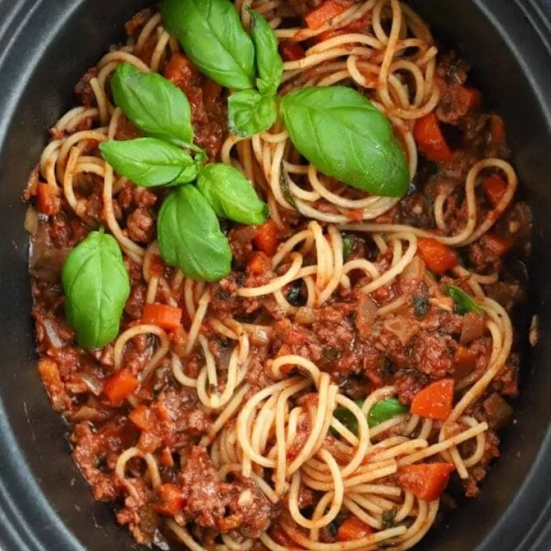 Slow Cooker Bolognese {No Browning Recipe!}