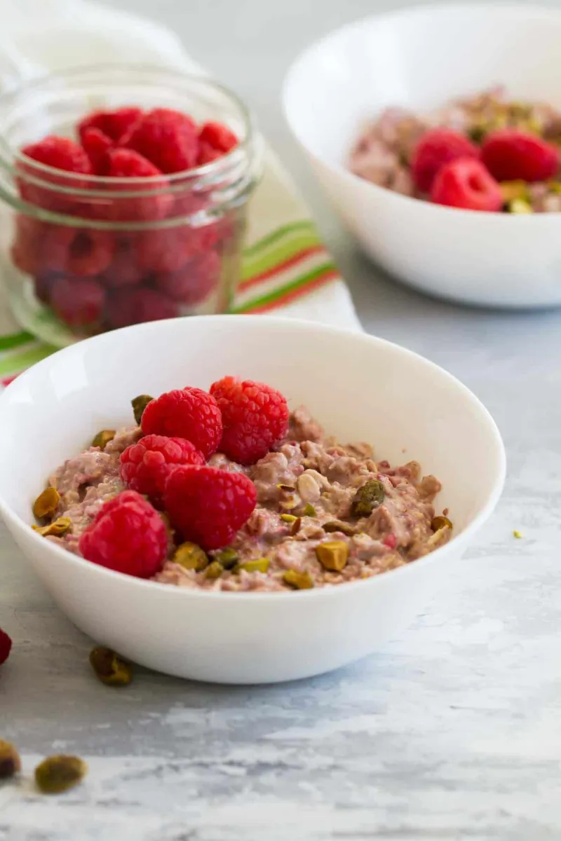 Raspberry Overnight Oats Recipe