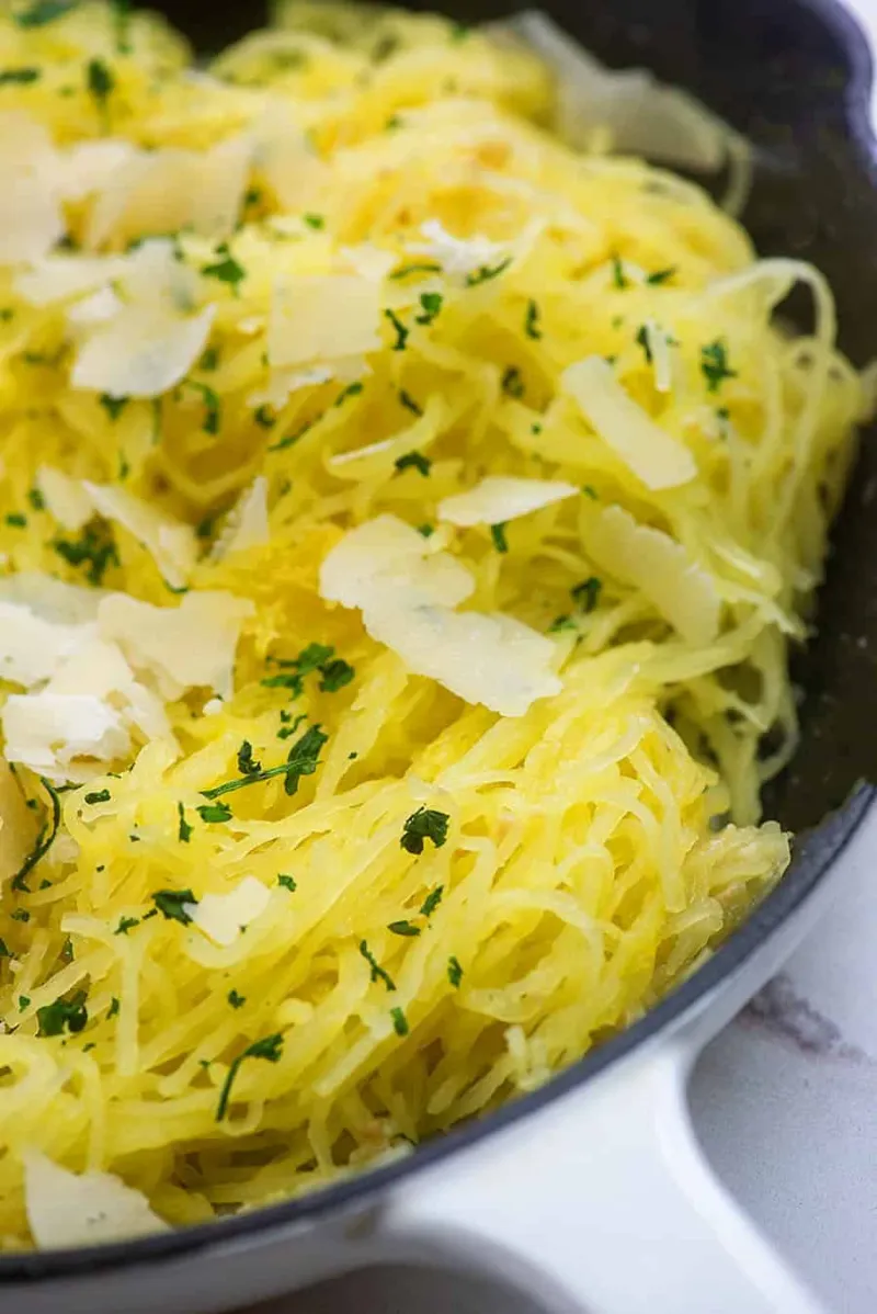 Garlic Parmesan Spaghetti Squash