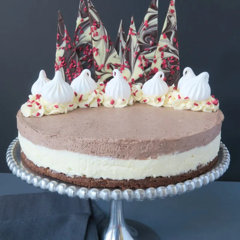 Double Chocolate Cheesecake (No Bake) with chocolate shards and a brownie base