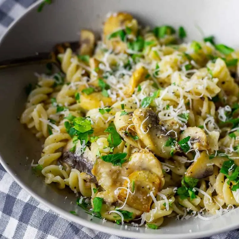 Five Ingredient Garlic Mushroom Pasta