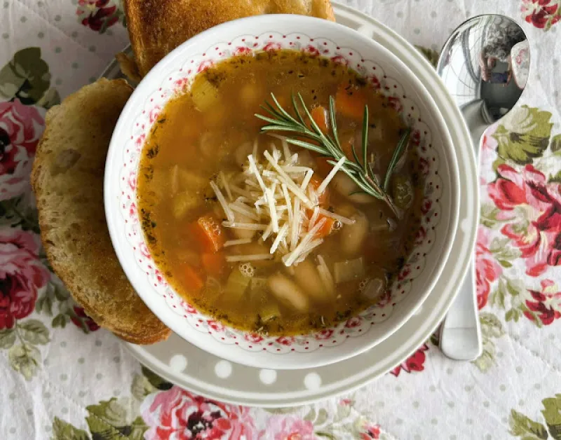 Mediterranean White Bean Soup