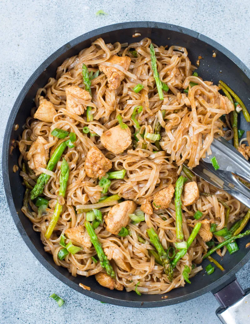CHICKEN ASPARAGUS STIR FRY NOODLES
