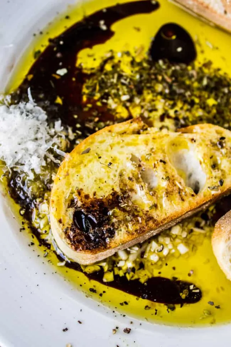 Restaurant-Style Olive Oil and Balsamic Bread Dip