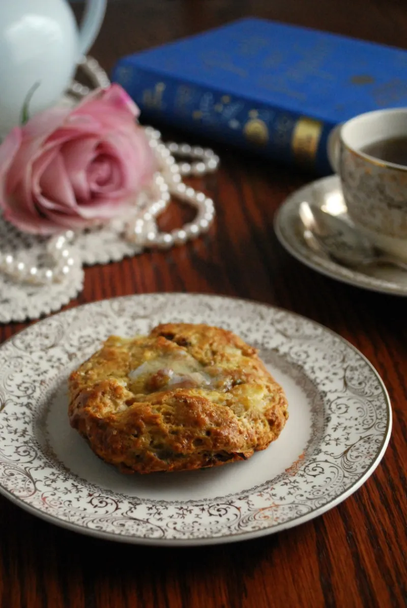 Apple & Cheddar Bacon Scones Recipe