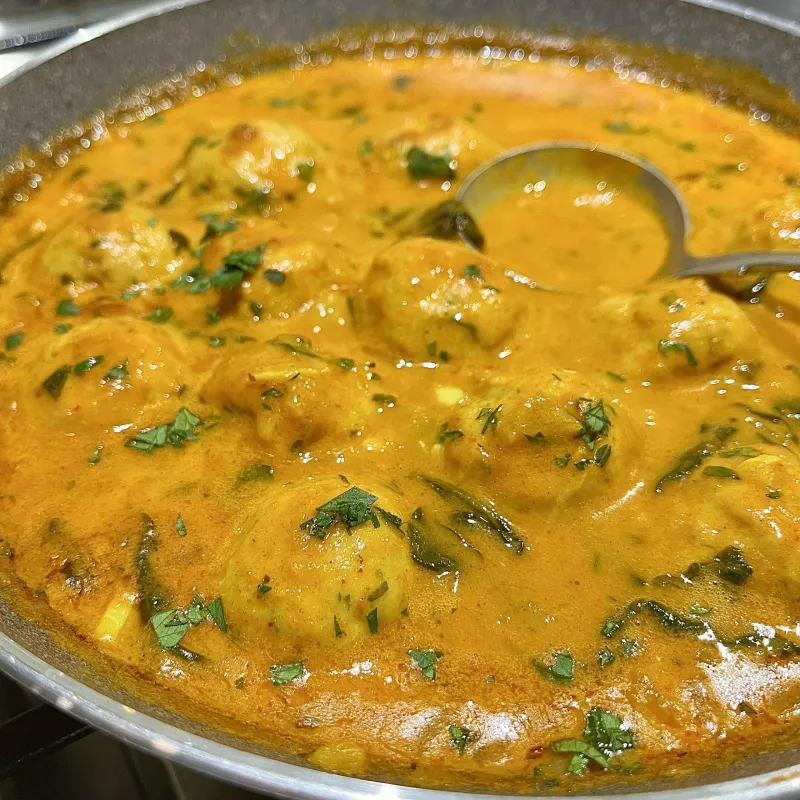 Red Thai Coconut Curry with Chicken Meatballs