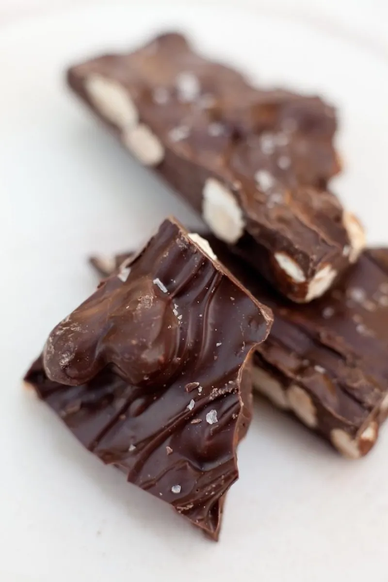 How to Make Chocolate Bark