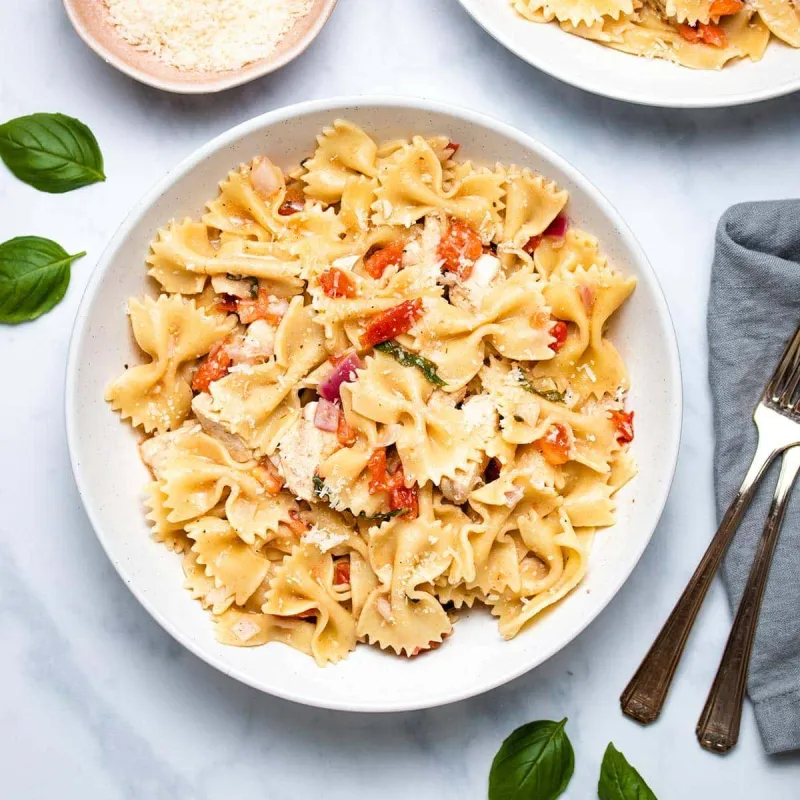 Instant Pot Bruschetta Chicken Pasta