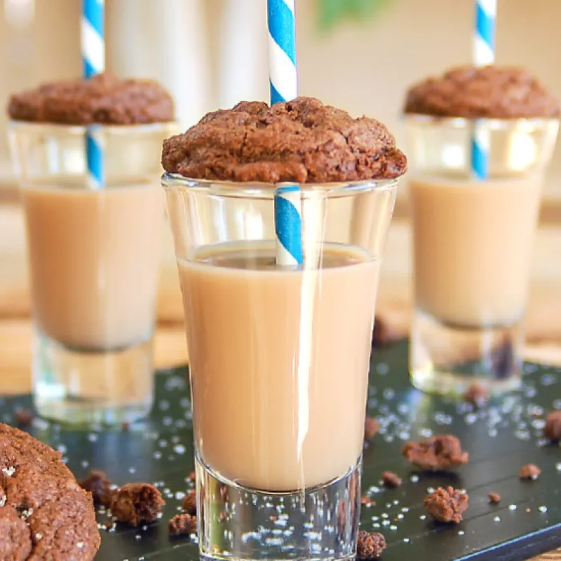 Chocolate Caramel Cookie Cocktail Shooters