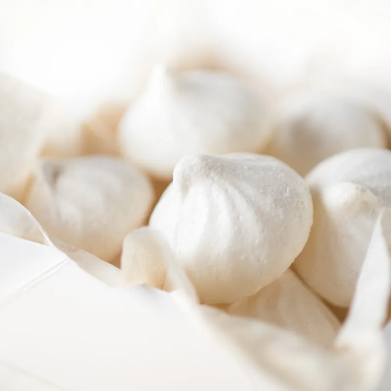 Cardamom Meringue Cookies