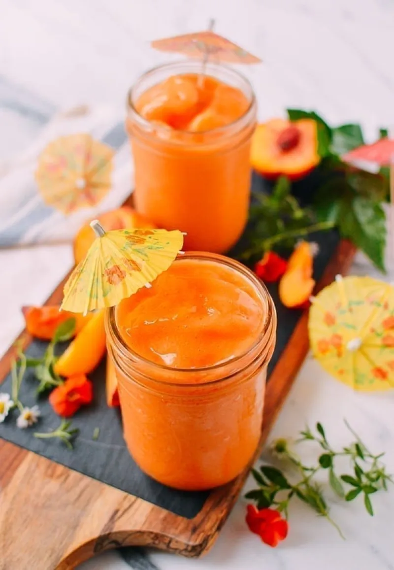 Frozen Peach Daiquiris