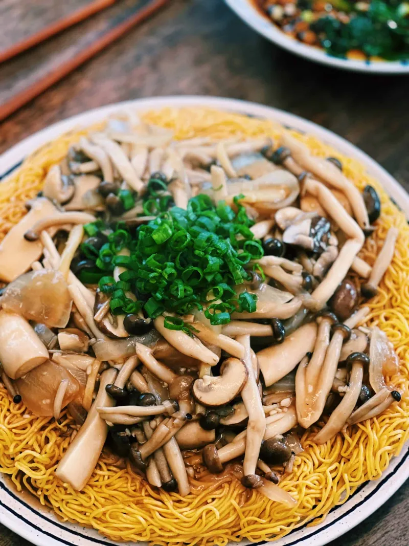 Crispy Mushroom Chow Mein