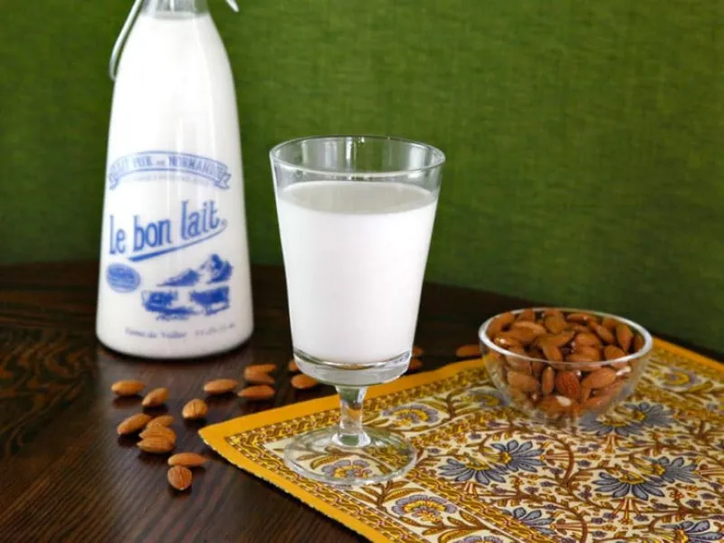 How to Make Almond Milk