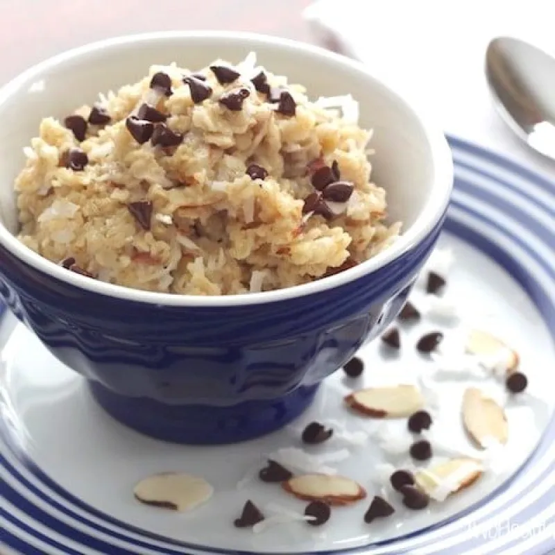 10-Minute Almond Joy Oatmeal