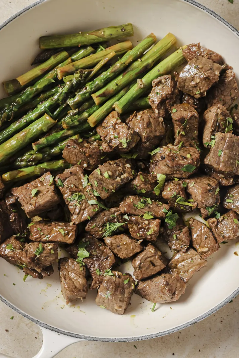 Garlic Balsamic Steak Bites & Asparagus