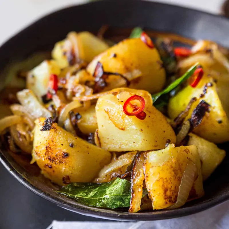 Deviled Potatoes – Sri Lankan Potato Fry (Ala Thel Dala)