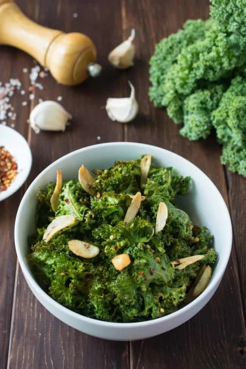 Spicy Garlic Kale Chips