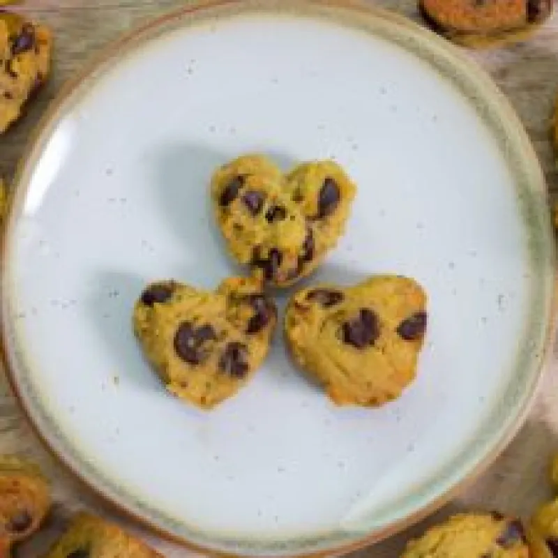 Vegan + Gluten-free Valentine's Day Brookies | Chocolate Chip Brownie Cookies