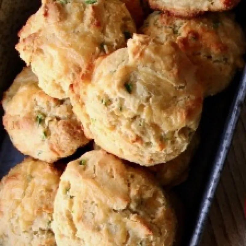 Cheddar Jalapeño Biscuits 